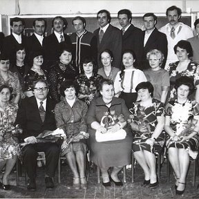 Фотография "1980 ГОД  встреча выпускников 1970 года."