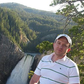 Фотография "Вдоль обрыва, по-над пропастью, по самому по краю...
Yellowstone National Park"