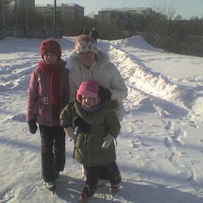 Фотография "Я  и внучки. Январь 2009."