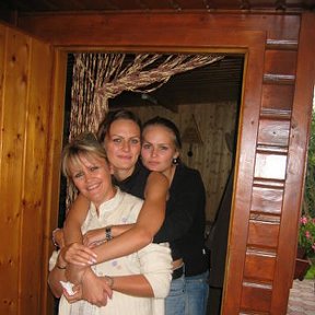Фотография "Я и мои дочки. Лето 2006"