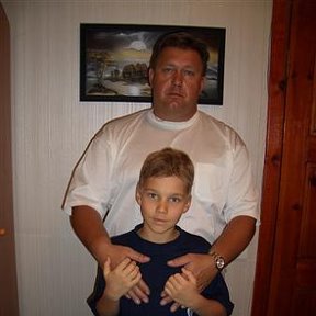 Фотография "Макеев-младший и Макеев-старший дома, 2006 год"