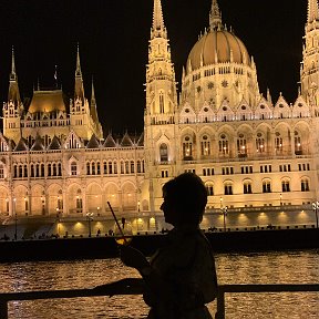 Фотография "Во многих местах, которые рисуются нашим воображением и мечтами, мы никогда не побываем, поэтому стоит ценить те места, где мы есть."