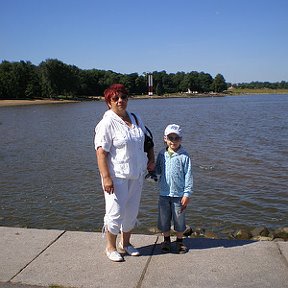 Фотография "Я с внуком Даниилом в Санкт-Петербурге июль 2010 год."
