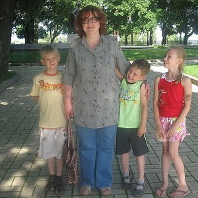 Фотография "Я и мои внучата в Чернигове"