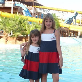 Фотография "Я с моей сестрой в Египте2014году"