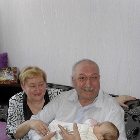 Фотография "Милана с дедом и бабушкой"
