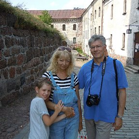 Фотография "Одна из последних ( не любитель сниматься ) Я , Лена и Лилек - внучка"