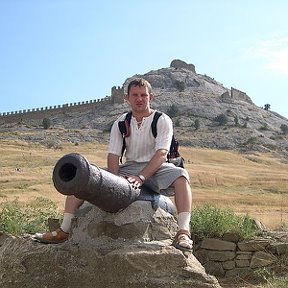 Фотография "Крым,Судак. Генуэзская крепость.         ...вот ТАКОЙ  аргумент должен иметь настоящий воин."