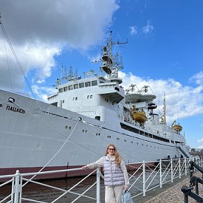 Фотография "Мэри Поппинс восточный ветер занес в пригород Лондона, а меня в Калининград.  26.04.2024 г."