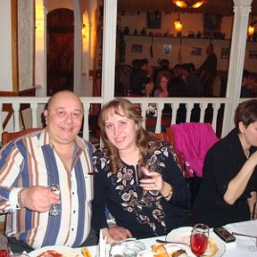 Фотография "Я с Мананой на Дне Рождения у Вали,ресторан "ДЖОРДЖИЯ",2009г."