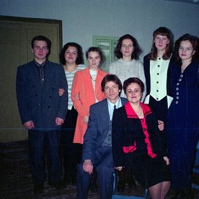 Фотография "1998 год, встреча выпускников. Я  - в оранжевом."