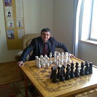 Руслан Устаров
