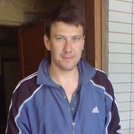 Олег Лавров