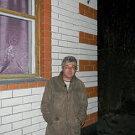 Юрий Мельников