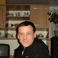 Денис Уваров