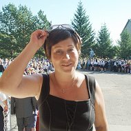 Зина Комарова