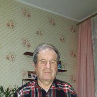 Валерий Весютов