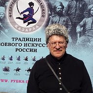Олег Хмелев