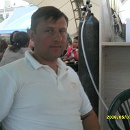 Юрий Мельников