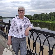 Елена Позняк