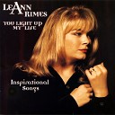 LeAnn Rimes - Clinging To A Saving Hand