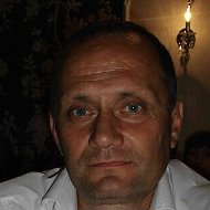 Виктор Комолов