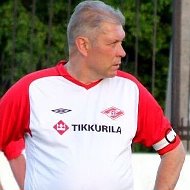 Валерий Новожён