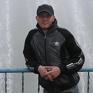 Petr Zarovnyaev
