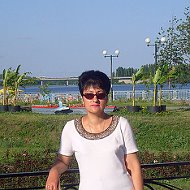 Лариса Суворова