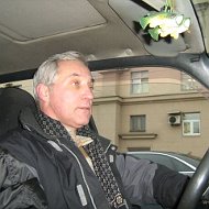 Павел Ахаров