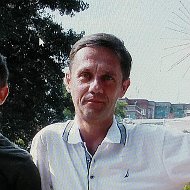 Олег Артамонов