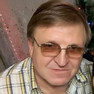 Юрий Захаренков