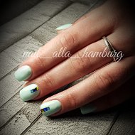 Nails Alla