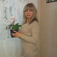 Лена Сурова