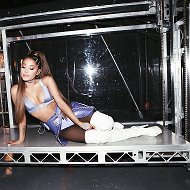Ariana Grande✅