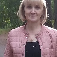 Надиря Хайрова