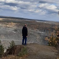 Роман Попов