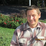 Олег Олейников