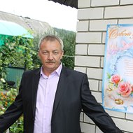 Евгений Булушев
