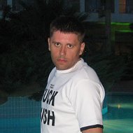 Анатолий Момот
