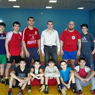 Wrestling ))