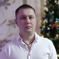 Андрей Макаренко