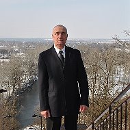 Виктор Валов