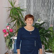 Нина Комарова