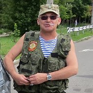 Олег Романов