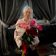 Нина Сафонова