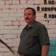 Михаил Комаревцев