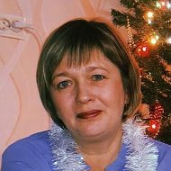Лариса Столярова