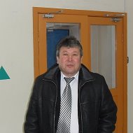 Анатолий Ускоев