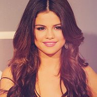 Selena Gomes✓